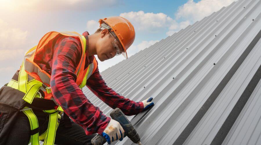 Professional gutter cleaning in Glen Flora, TX